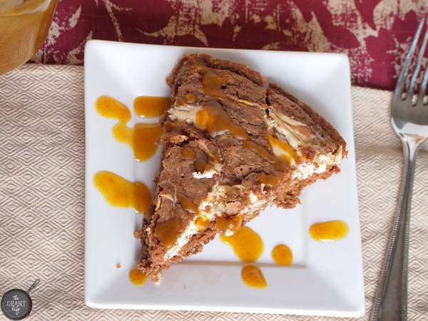 easy-pumpkin-cheesecake-skillet-brownie